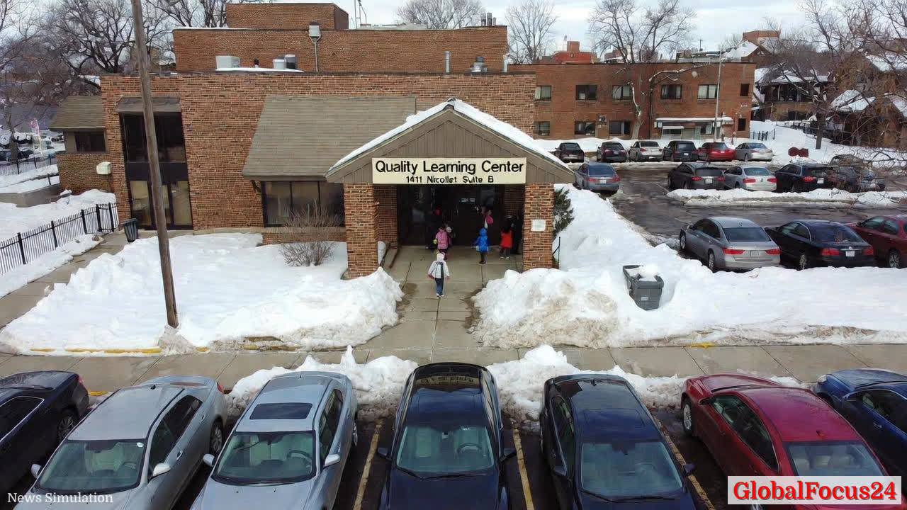 明尼苏达托儿所“Quality Learning Center”争议升级:在州方称已停业后,现场仍有车辆与儿童进出,标牌纠错后再现活跃迹象 - 1