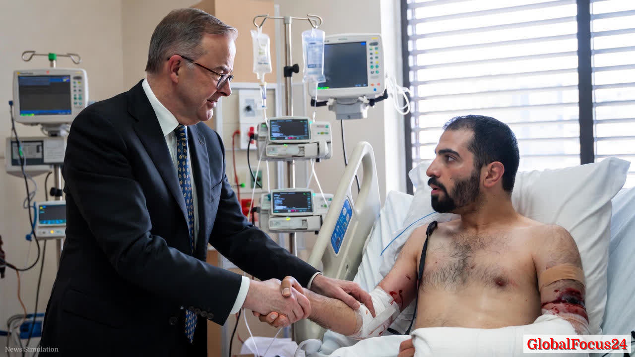 Australian PM lauds Bondi hero Ahmed el Ahmed for Bravery in Hanukkah Attack - 1